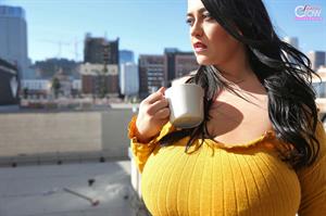 Leanne Crow Nude Pictures a Cup of Coffee With Leanne Crow and Her Big Natural Tits