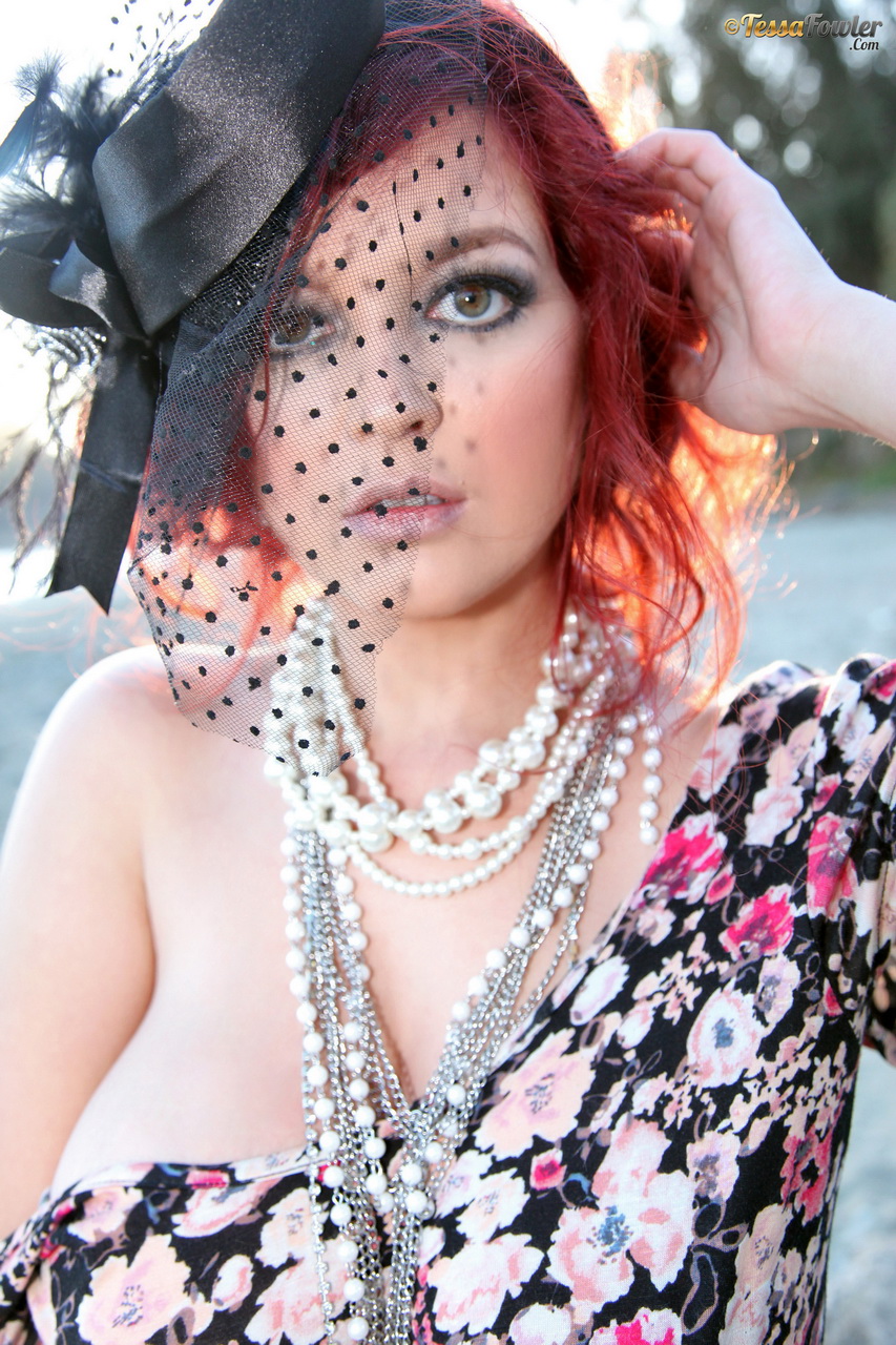 Hey there gang! For this, I basically combined some old-school pinup charm with an outdoor sunlight beach location, and then shot it right at sundown, so it is like a combo of all of my favorite things in one.