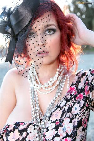 Tessa Fowler Nude Pictures Hey there gang! For this, I basically combined some old-school pinup charm with an outdoor sunlight beach location, and then shot it right at sundown, so it is like a combo of all of my favorite things in one.