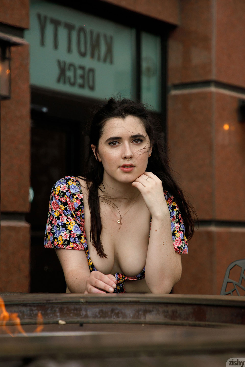 Ophelia Palantine Hot Ass in Jeans