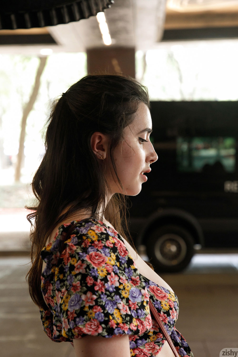 Ophelia Palantine Hot Ass in Jeans