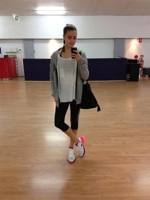 April Rose Pengilly taking a selfie