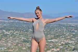 Kandace-II Nude Pictures Kandace Its Like Vacation