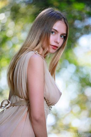 Dakota Pink Topless Pictures Dakota Pink Forest Queen