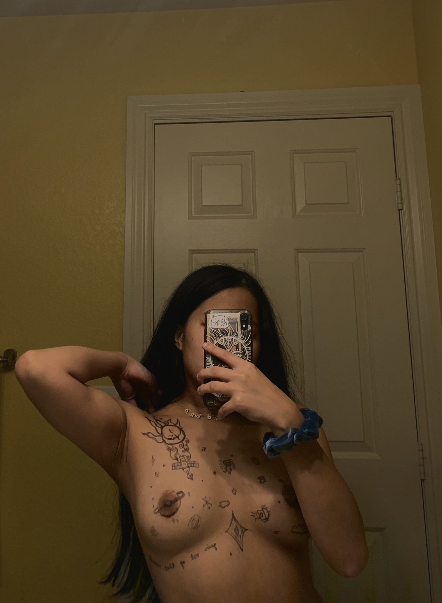 Alona Bloom - breasts