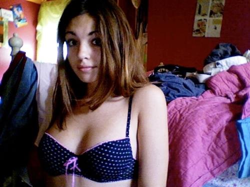 Jessica Ashley in lingerie taking a selfie