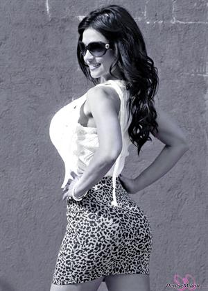Denise Milani Photoset - Retrod
