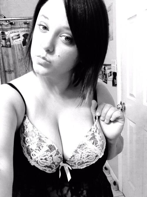 27 Oklahoma Married little cum dump Saggy ass tits, but she’ll do whatever you tell her (ANYTHING)