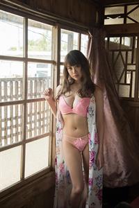 Busty Japanese porn starlet Rion