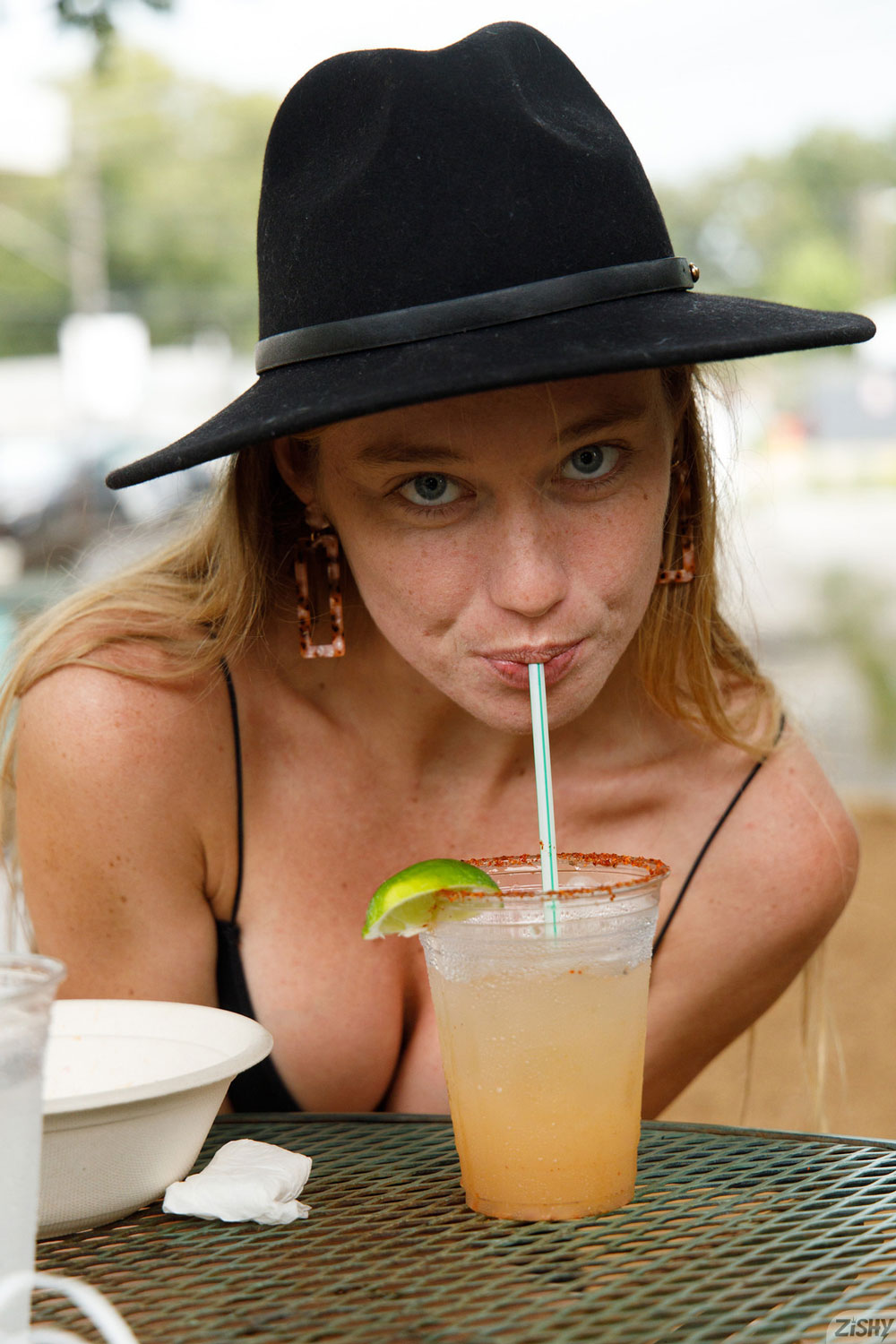 Moon Torrance Natural Blonde in Black