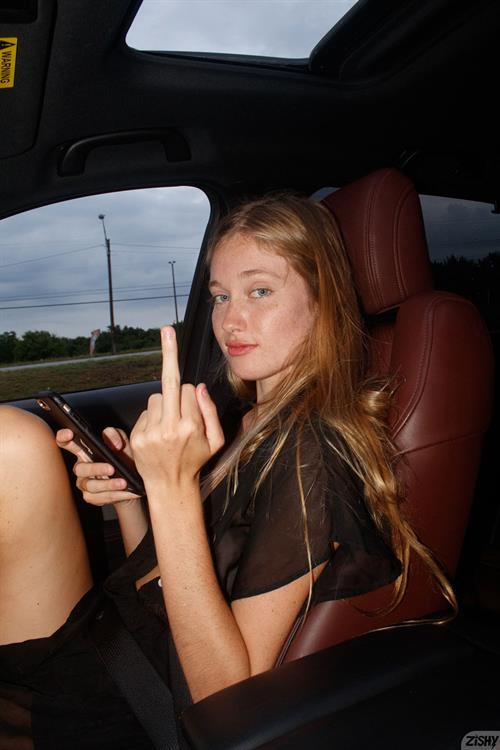 Moon Torrance Pictures Moon Torrance Natural Blonde in Black