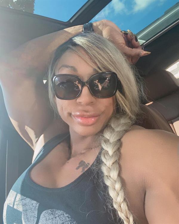 Monique Jones taking a selfie