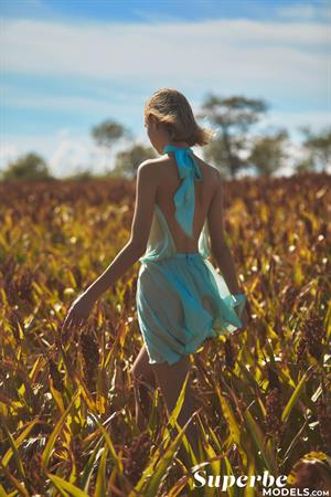 Prairie Rose with Hannah Ray - See Her Videos, Galleries and Selfie Videos at SuperBeModels