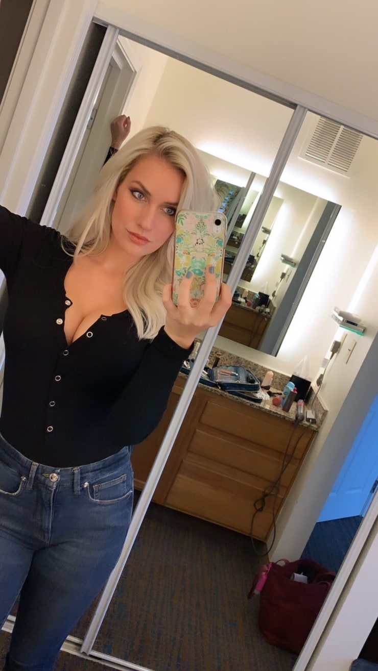Paige Spiranac taking a selfie