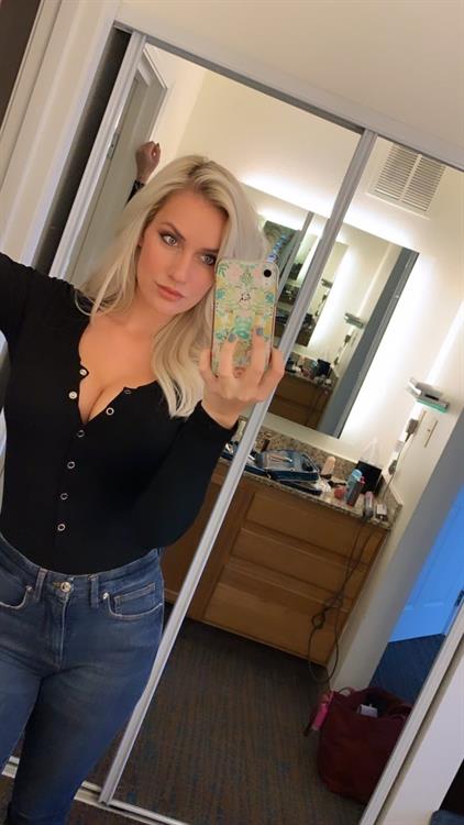 Paige Spiranac taking a selfie