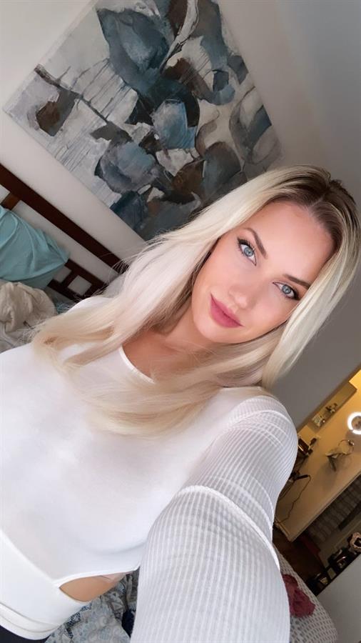 Paige Spiranac taking a selfie