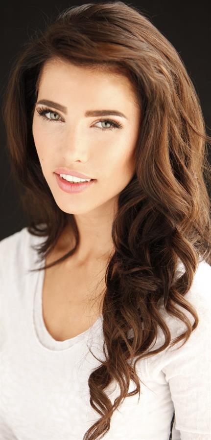 Jacqueline MacInnes Wood