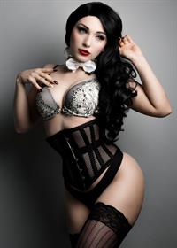 Jennifer Van Damsel in lingerie