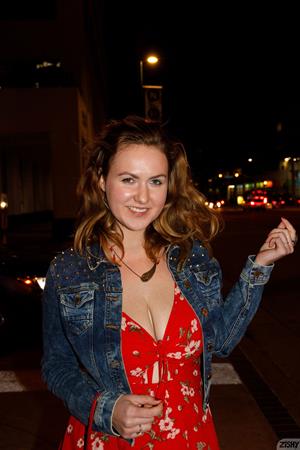 Grace Onfire Pictures Grace Onfire Busty Redhead