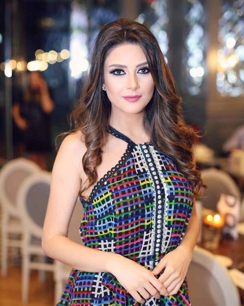 Saly Greige Pictures Saly Greige