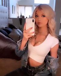 Hot tiktok Star/Singer songwriter, Loren Gray!