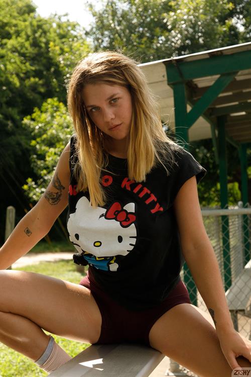 Gabbie Carter Flashing Big Boobs