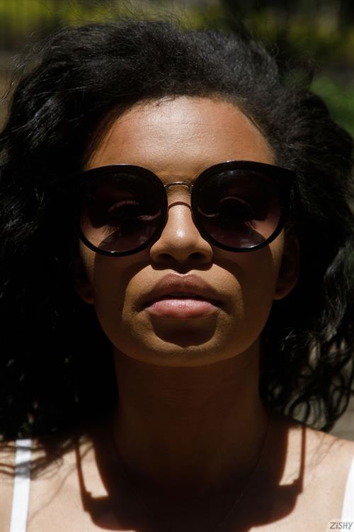 Dee Richards Pictures Dee Richards in White Lace