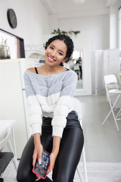 Valery Ponce Pictures Valery Ponce Stunning Exotic Babe