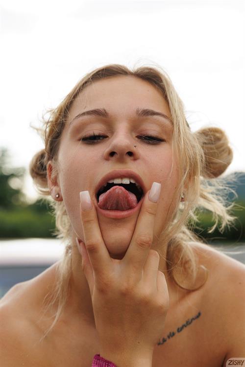 Jezebel Madd in Sexy Pants