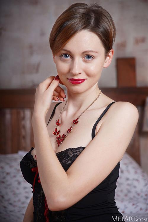 Lilu Rose Classy Babe Shows off her Bush