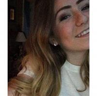 Amber taking a selfie