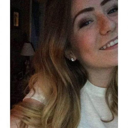 Amber taking a selfie