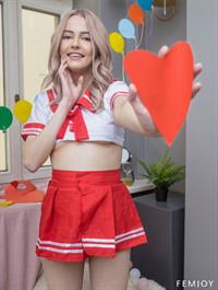 Elizabeth Cute Blonde Coed