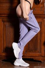 Guinevere Huney Takes off her Pants