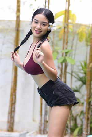 Kahlisa Nude Pictures Kahlisa: Fun By The Pool