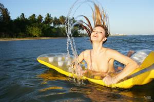 Alissa White Nude Pictures Alissa White: Fun