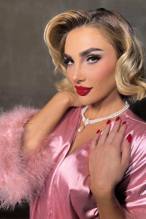 Kenzie Anne - Actress/Model/Adult film star/AVN Award Winner