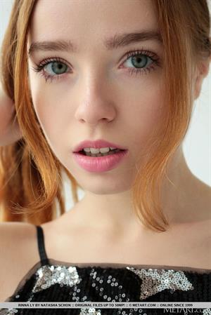 Rinna Ly Nude Pictures Brightest Star