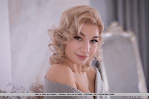 Amelia Dorn Nude Pictures Warm Me Up