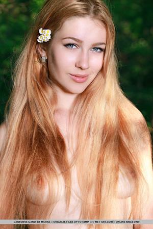 Genevieve Gandi Nude Pictures Lunch Date