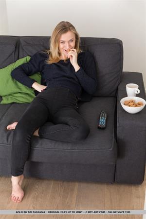 Aislin Nude Pictures Tea & Cookies