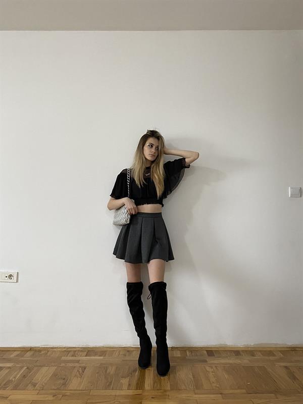 Skinny Serbian teen Emilija nude pictures