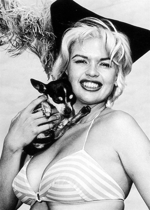 Jayne Mansfield in a bikini