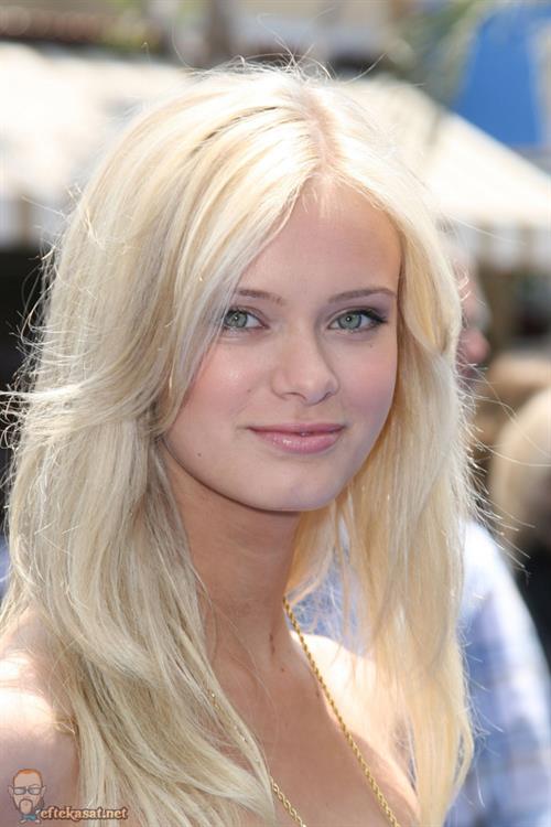 Sara Paxton
