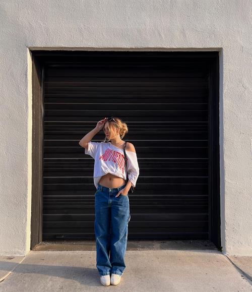 Riley Hubatka Pictures Riley Hubatka