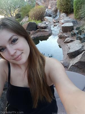 Lindsay-II Nude Pictures Fun Across The Country