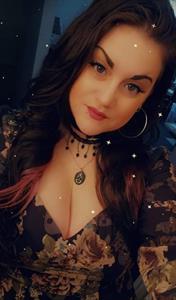 Gretta Gmoney taking a selfie