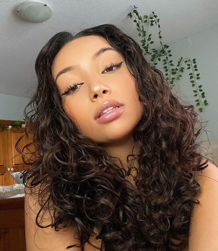 Alessya Farrugia Pictures Alessya Farrugia