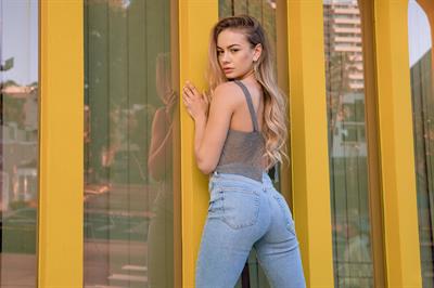 TushyRaw.com 05-19-2019 Naomi Swann - New In Town