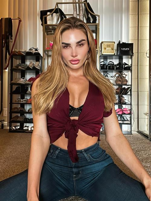 Kenzie Anne Pictures Kenzie Anne - Tight Black Jeans